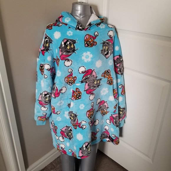 Tom & Jerry Blanket Hoodie (O/S) - Picture 1 of 6